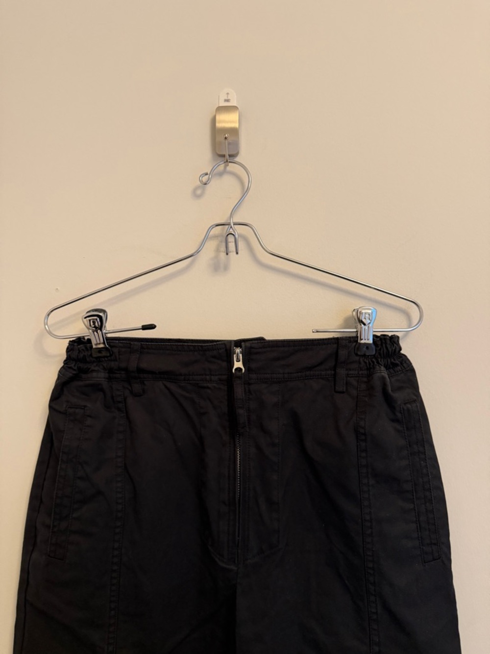 SKIMS Outdoor Woven Pant in Black size XS - Picture 3 of 5